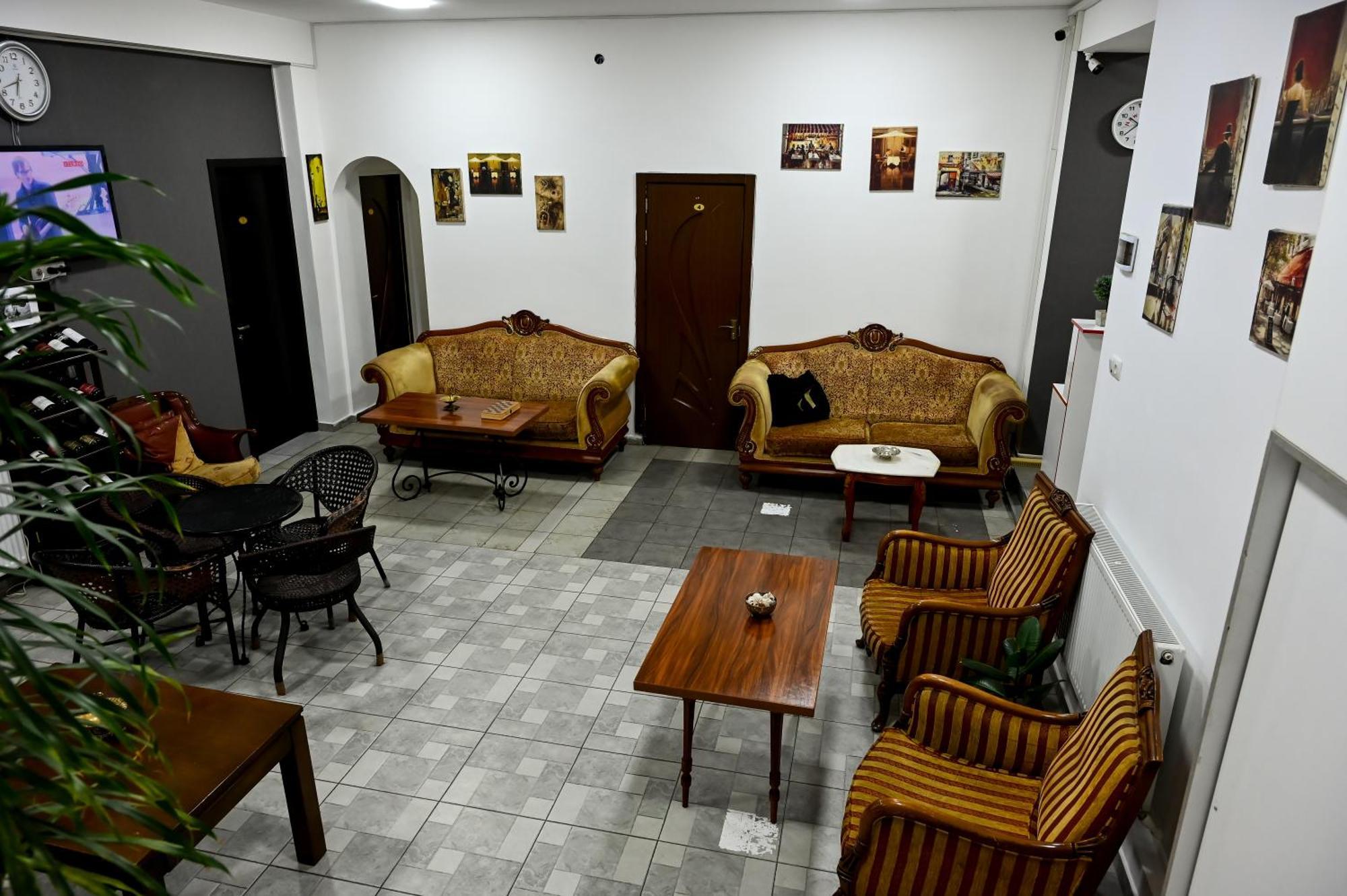 Starhostel Koutaïssi Extérieur photo