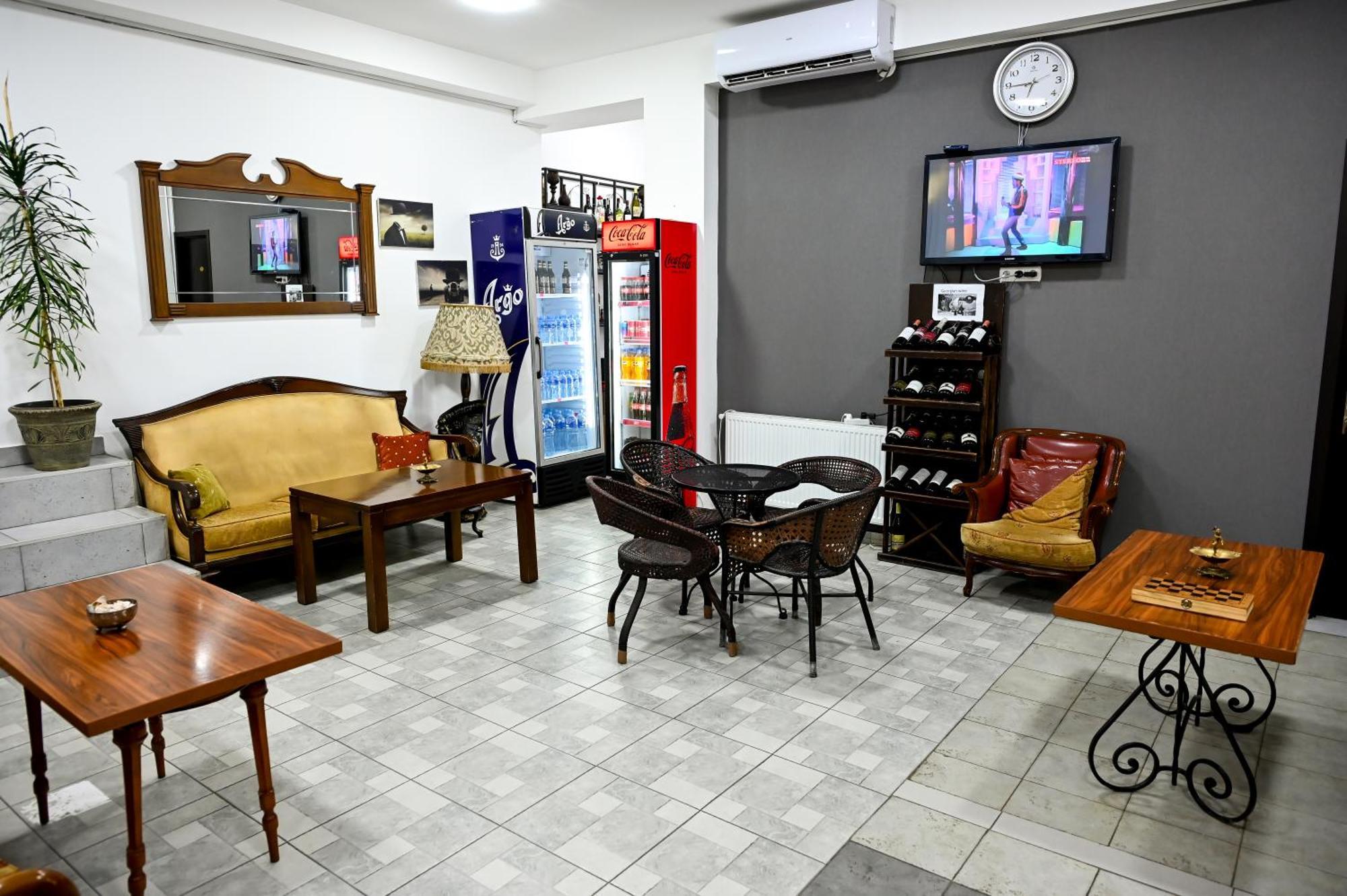 Starhostel Koutaïssi Extérieur photo