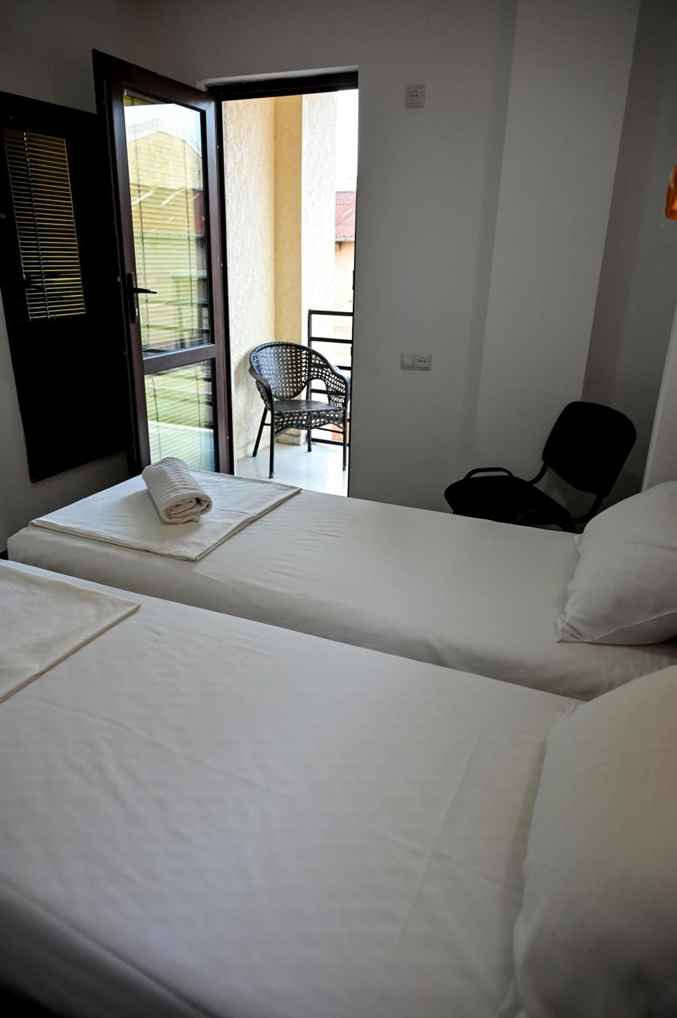 Starhostel Koutaïssi Extérieur photo