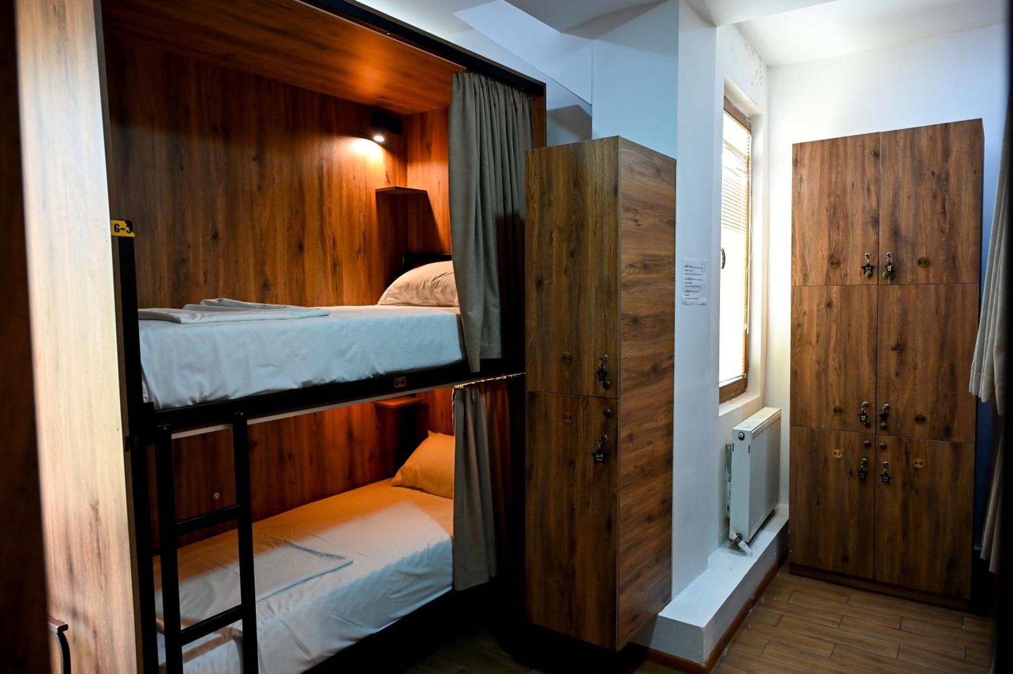 Starhostel Koutaïssi Extérieur photo