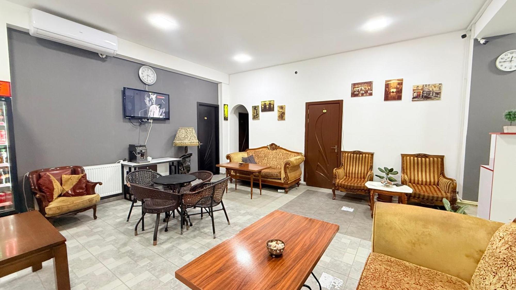 Starhostel Koutaïssi Extérieur photo
