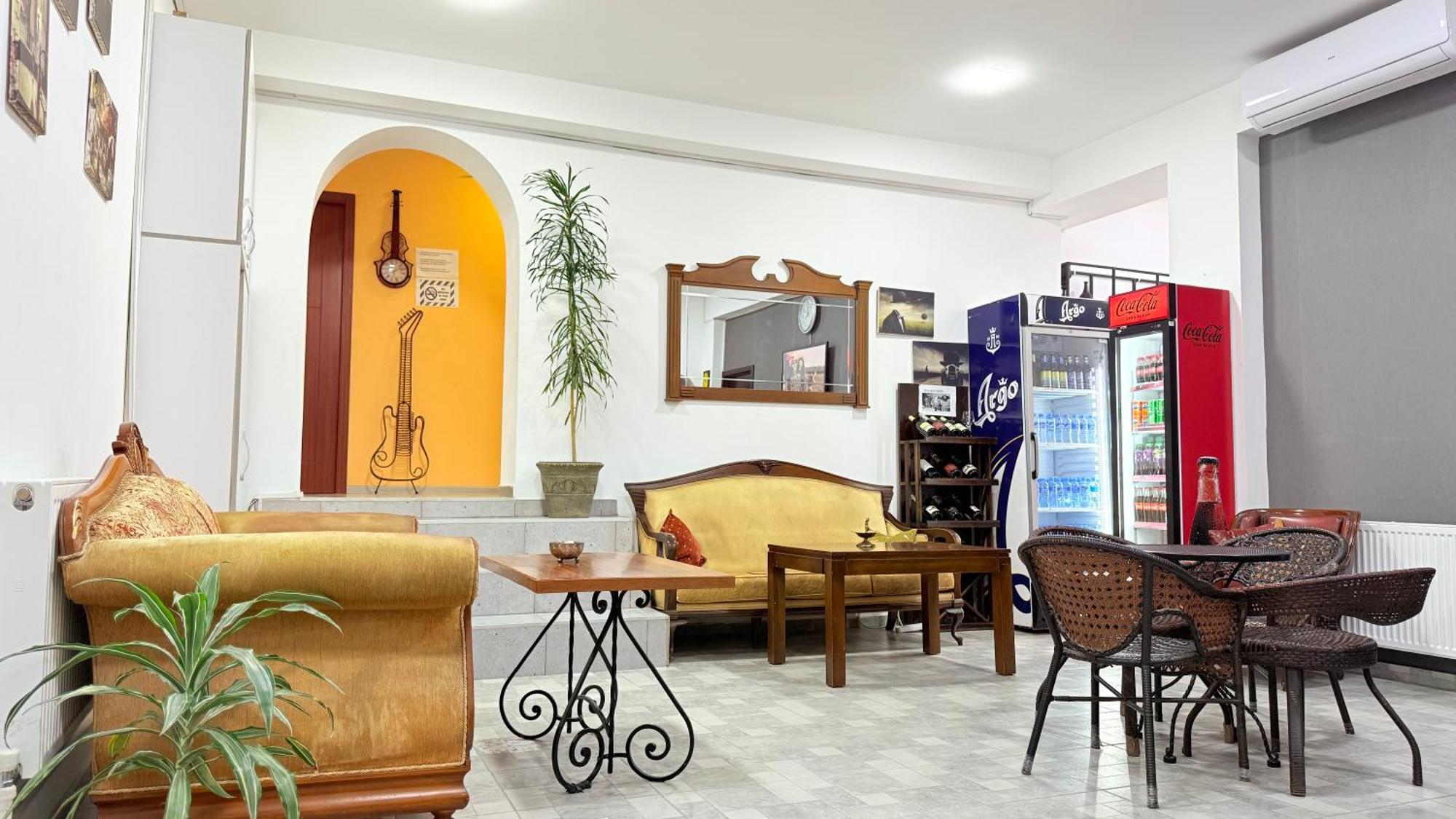 Starhostel Koutaïssi Extérieur photo