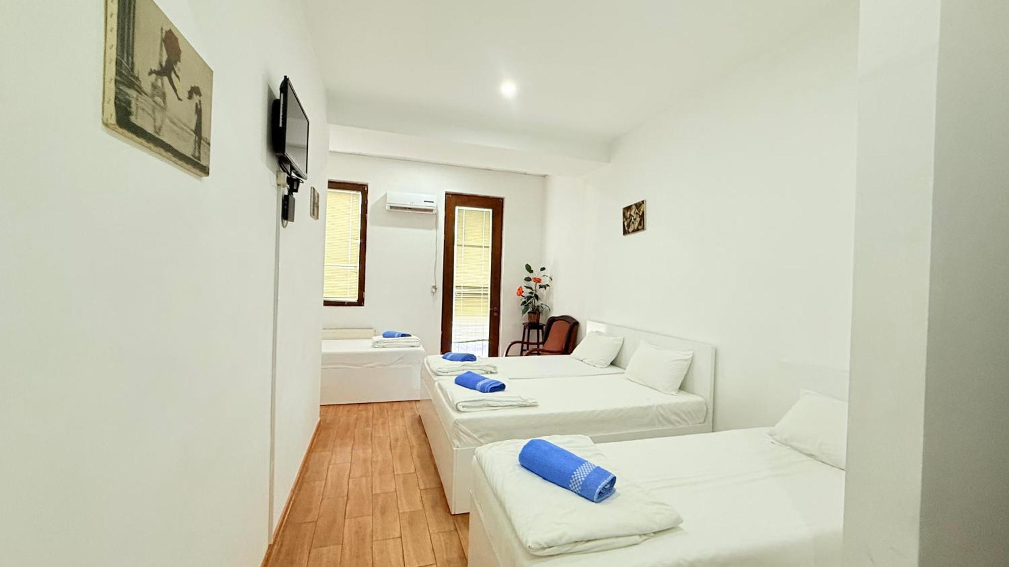 Starhostel Koutaïssi Extérieur photo