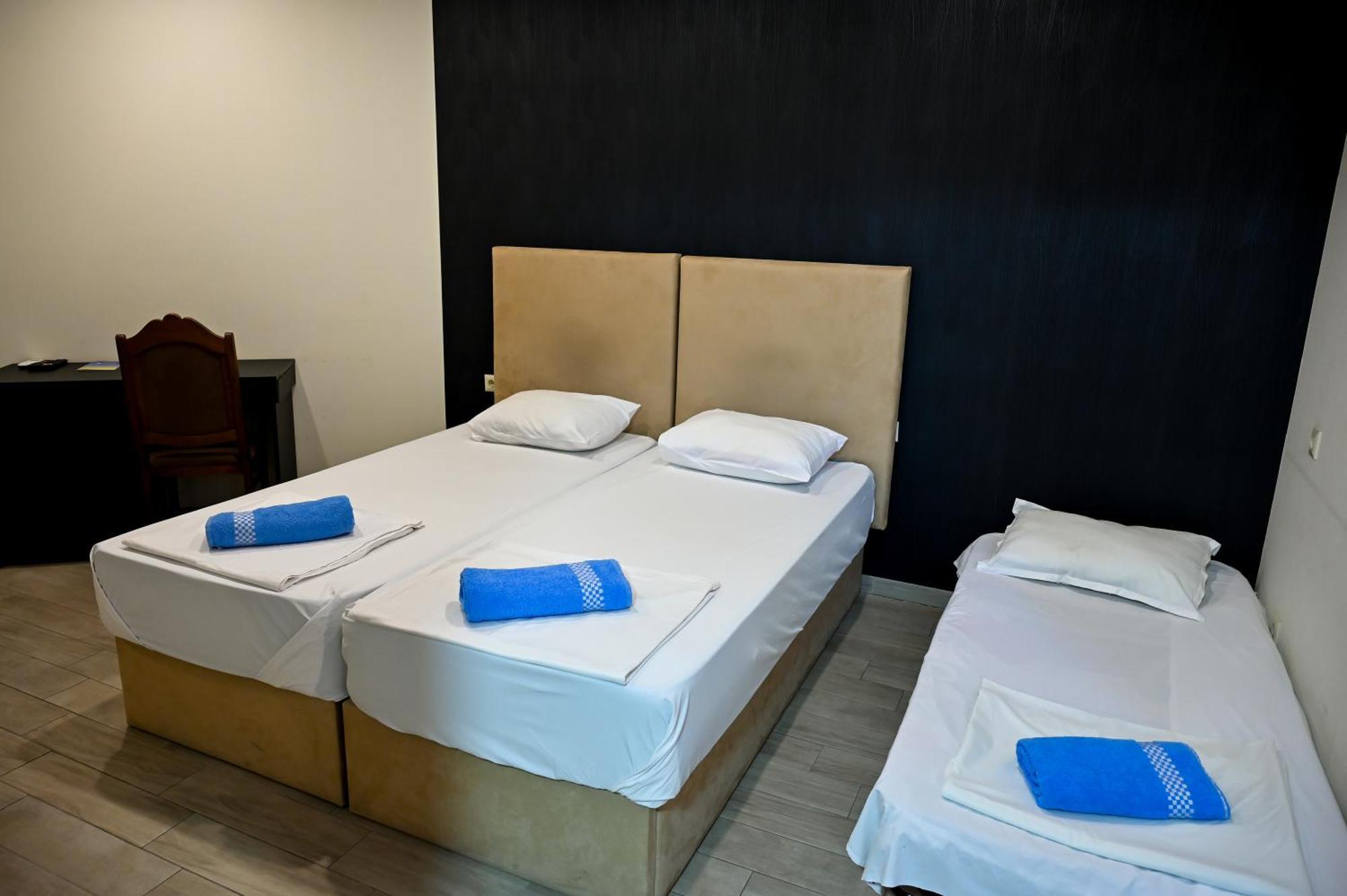Starhostel Koutaïssi Extérieur photo
